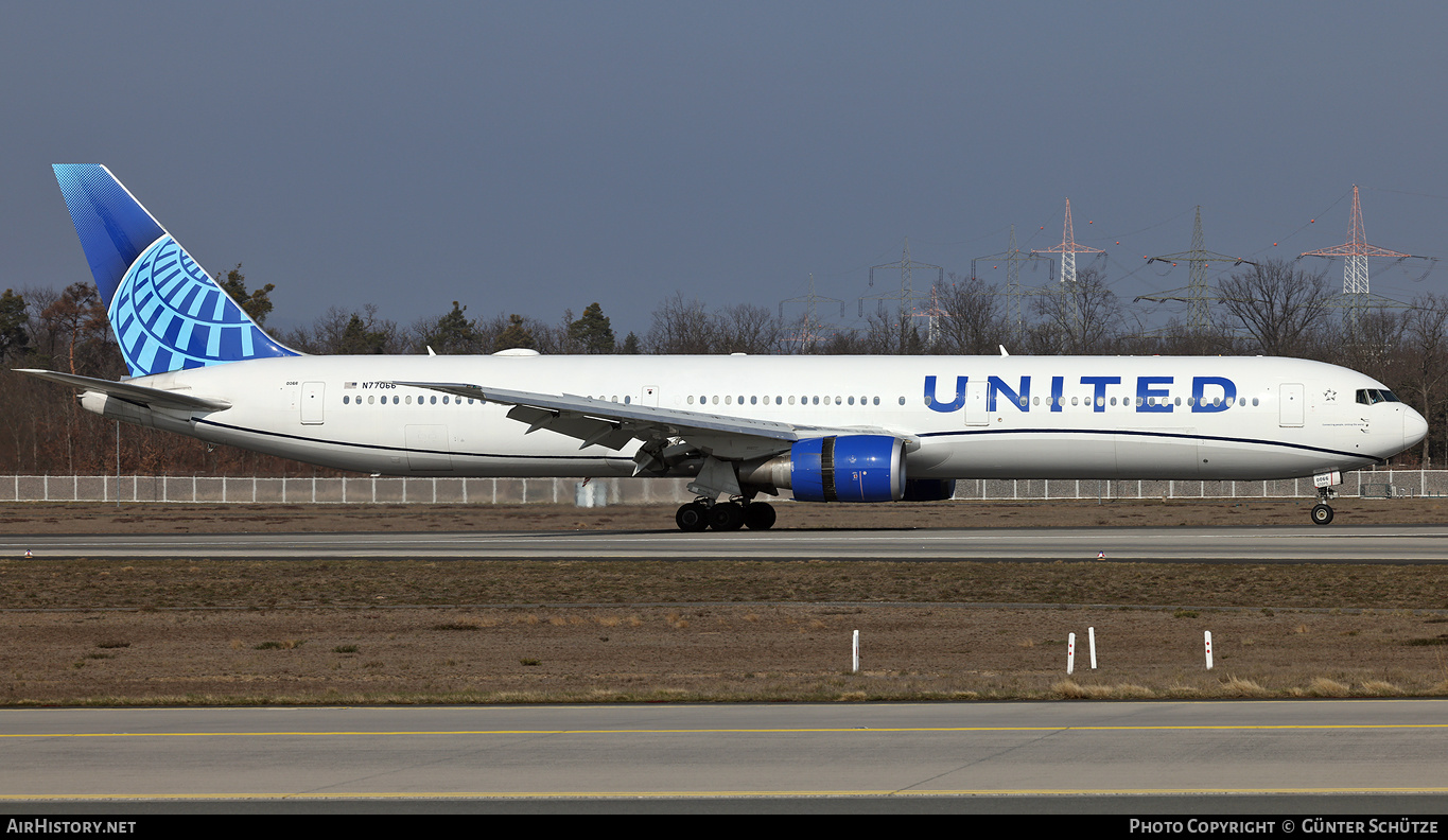 Aircraft Photo of N77066 | Boeing 767-424/ER | United Airlines | AirHistory.net #552136
