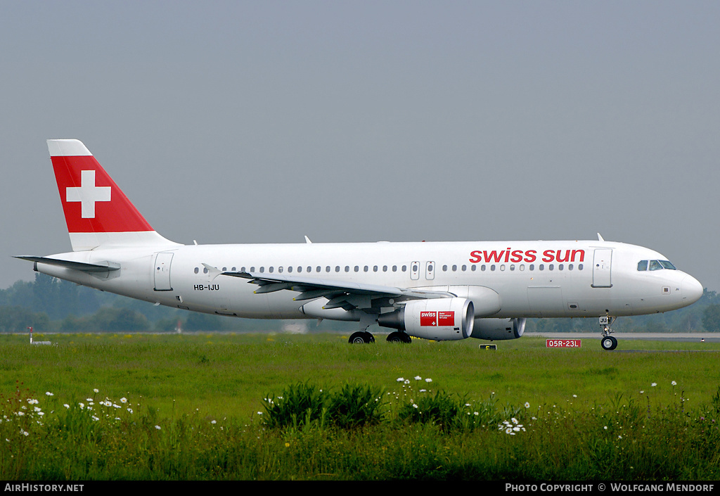Aircraft Photo of HB-IJU | Airbus A320-214 | Swiss Sun | AirHistory.net #552191