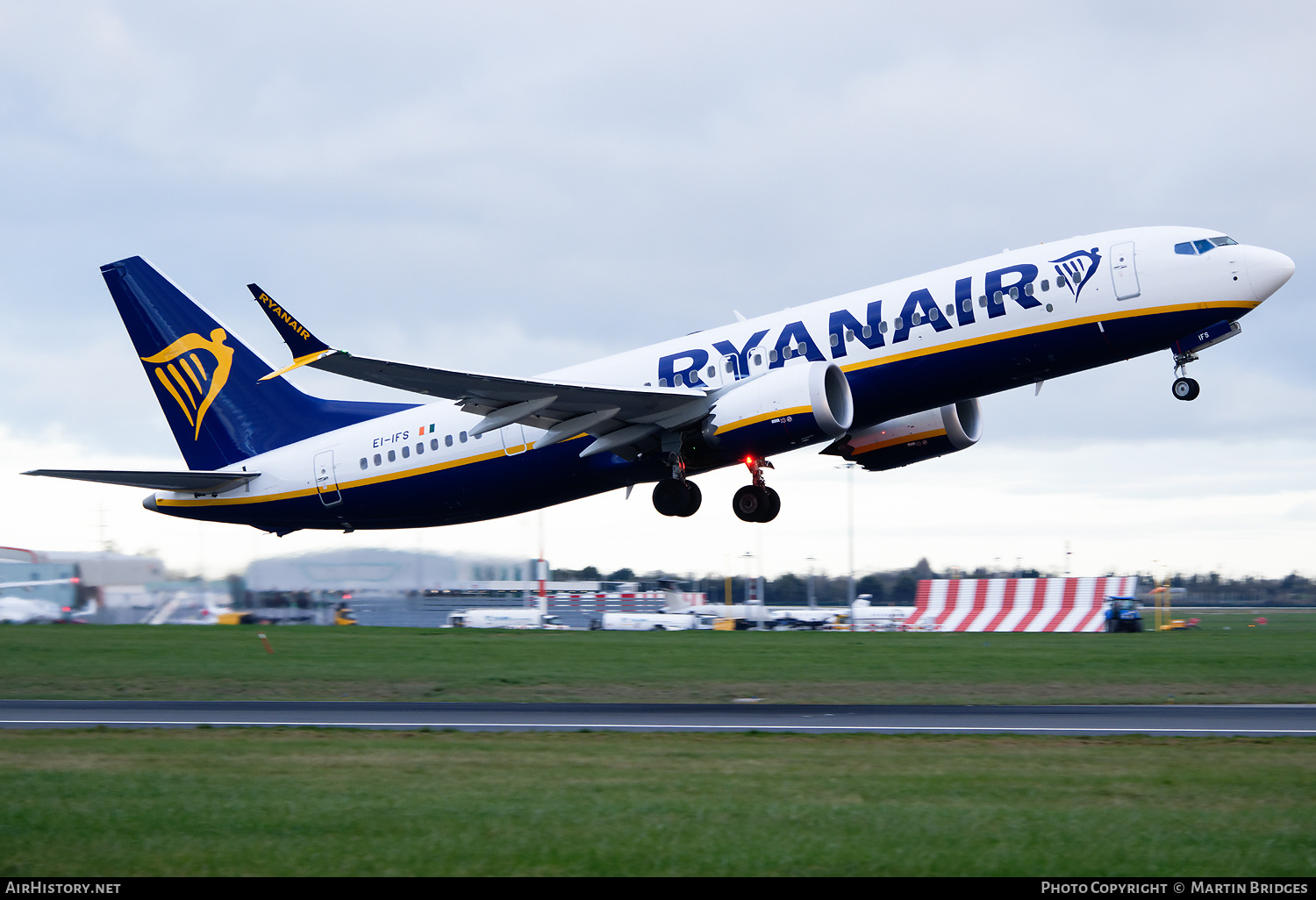 Aircraft Photo of EI-IFS | Boeing 737-8200 Max 200 | Ryanair | AirHistory.net #552253