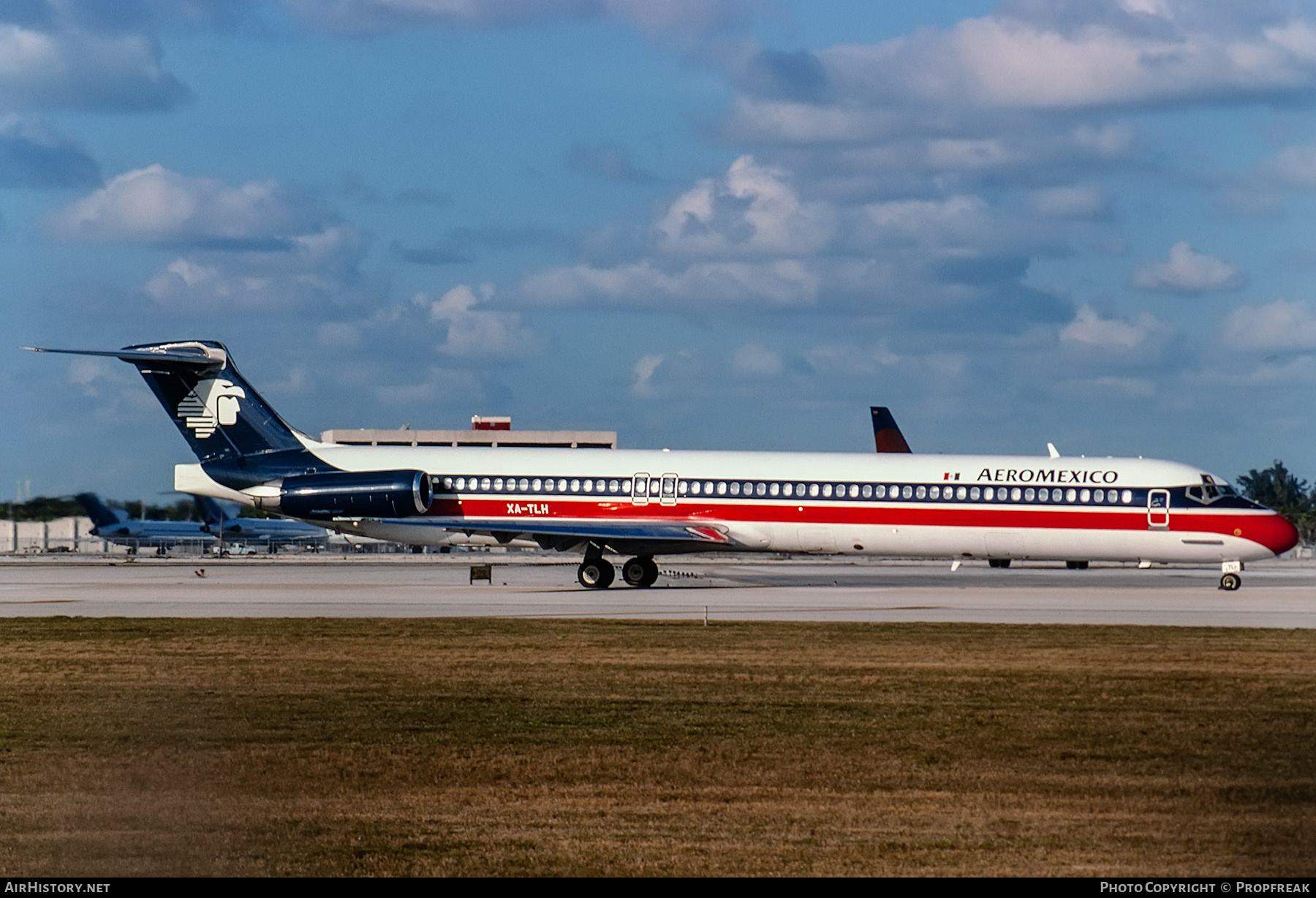 Aircraft Photo of XA-TLH | McDonnell Douglas MD-82 (DC-9-82) | AeroMéxico | AirHistory.net #552369