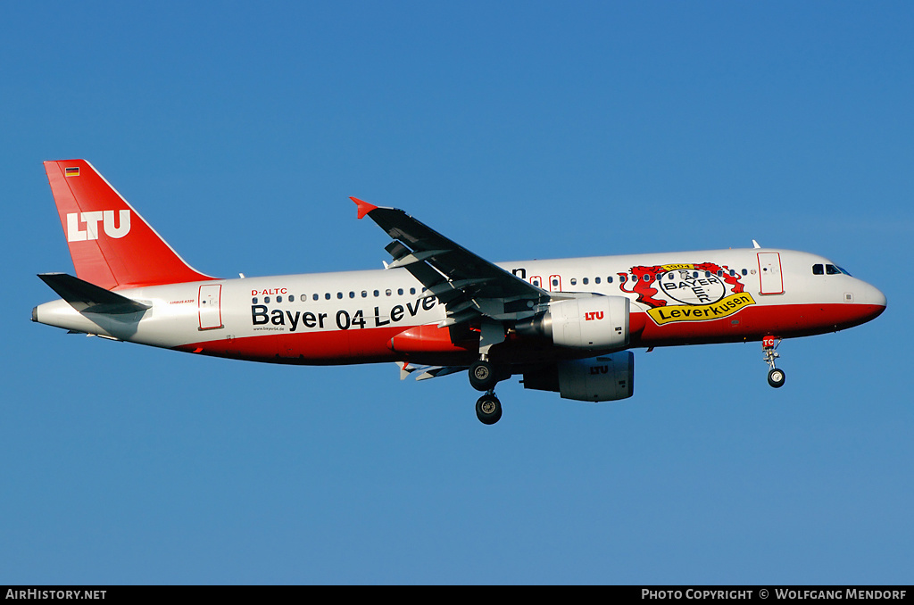 Aircraft Photo of D-ALTC | Airbus A320-214 | LTU - Lufttransport-Unternehmen | AirHistory.net #552409