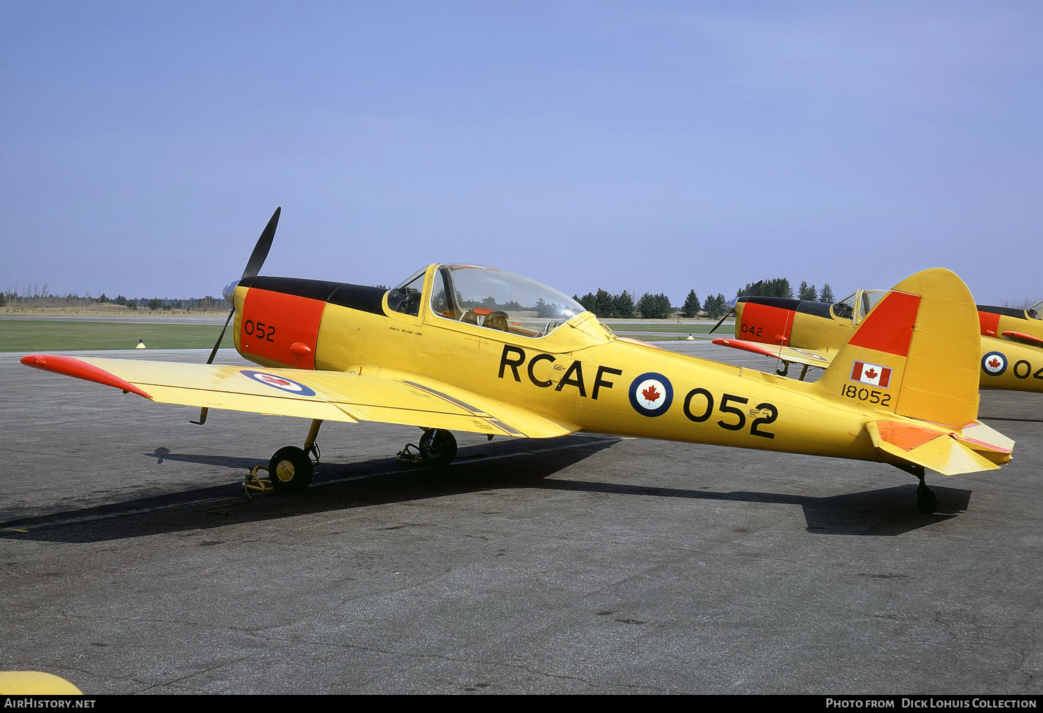 Aircraft Photo of 18052 | De Havilland Canada DHC-1B-2-S5 Chipmunk Mk2 | Canada - Air Force | AirHistory.net #552459