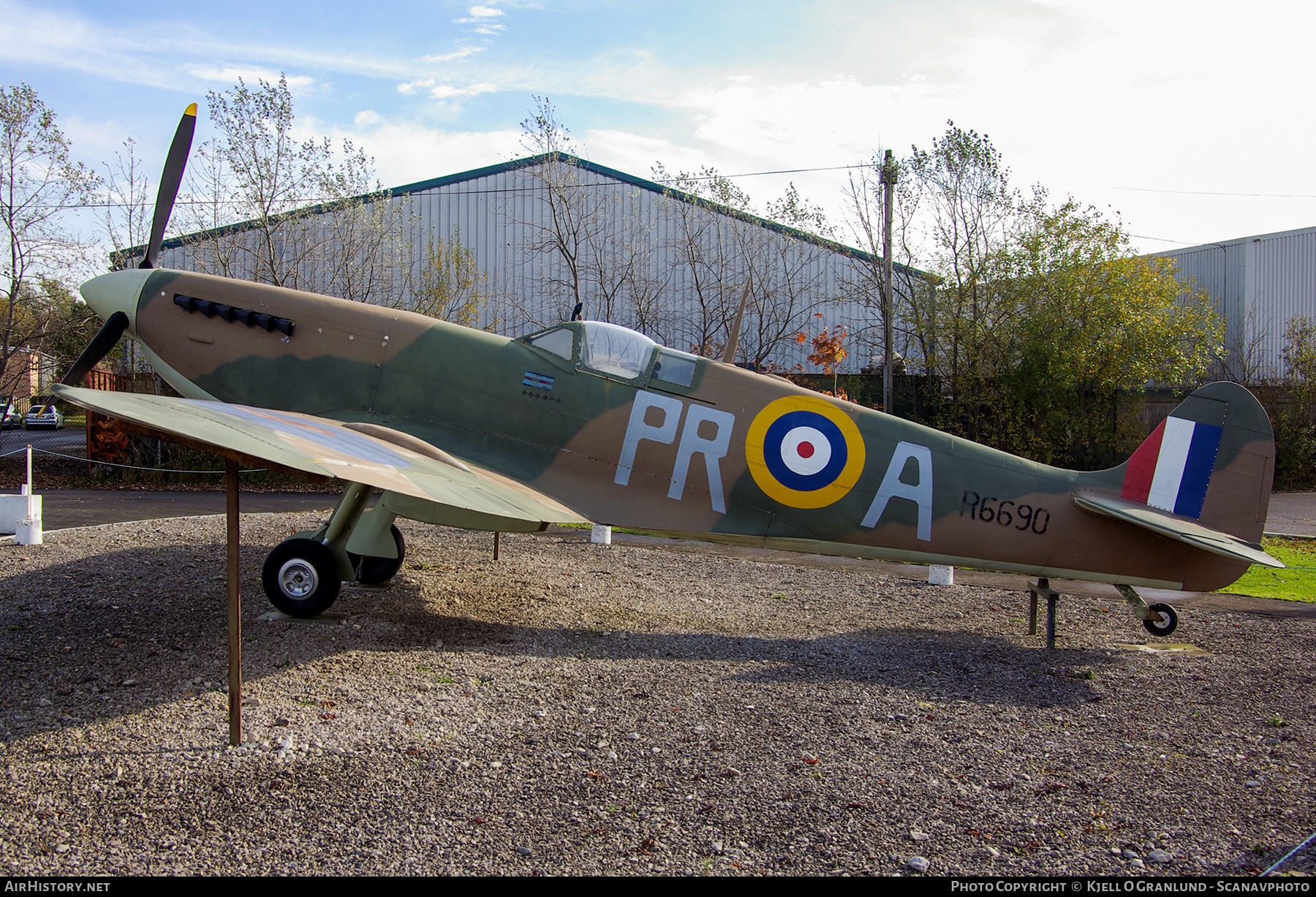 Aircraft Photo of R6690 | Supermarine Spitfire (model) | UK - Air Force | AirHistory.net #552553