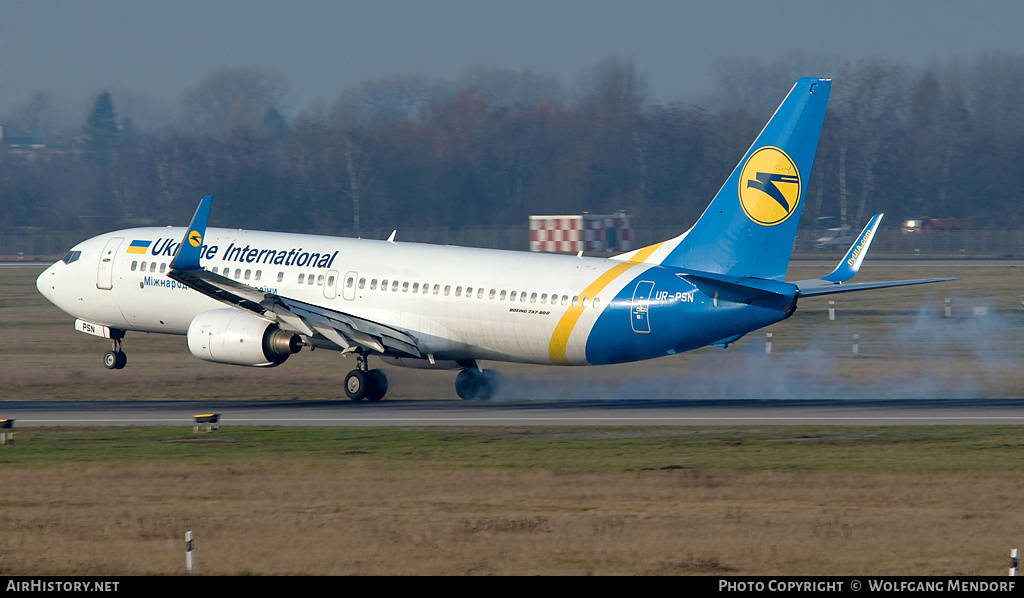 Aircraft Photo of UR-PSN | Boeing 737-86N | Ukraine International Airlines | AirHistory.net #552832