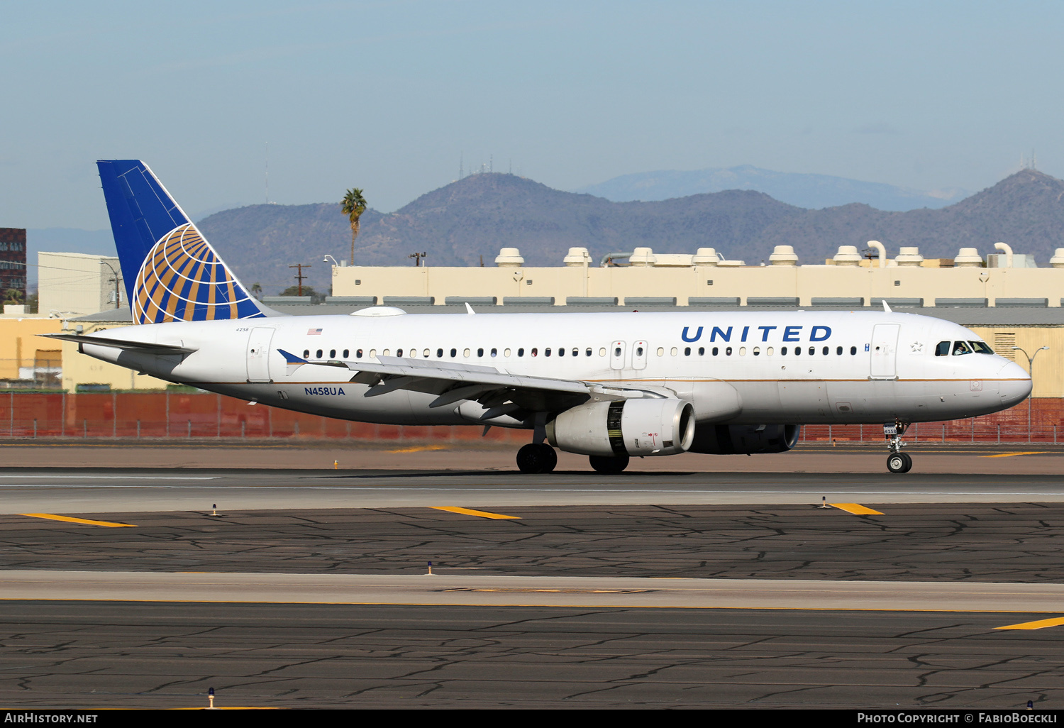 Aircraft Photo of N458UA | Airbus A320-232 | United Airlines | AirHistory.net #552939