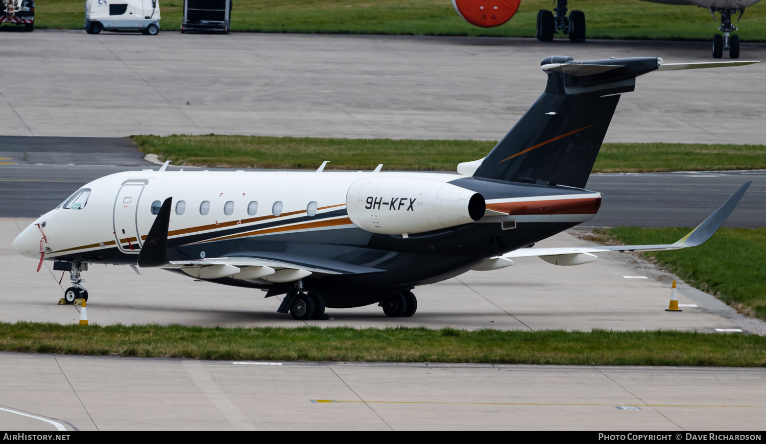 Aircraft Photo of 9H-KFX | Embraer EMB-550 Legacy 500 | AirHistory.net #552940