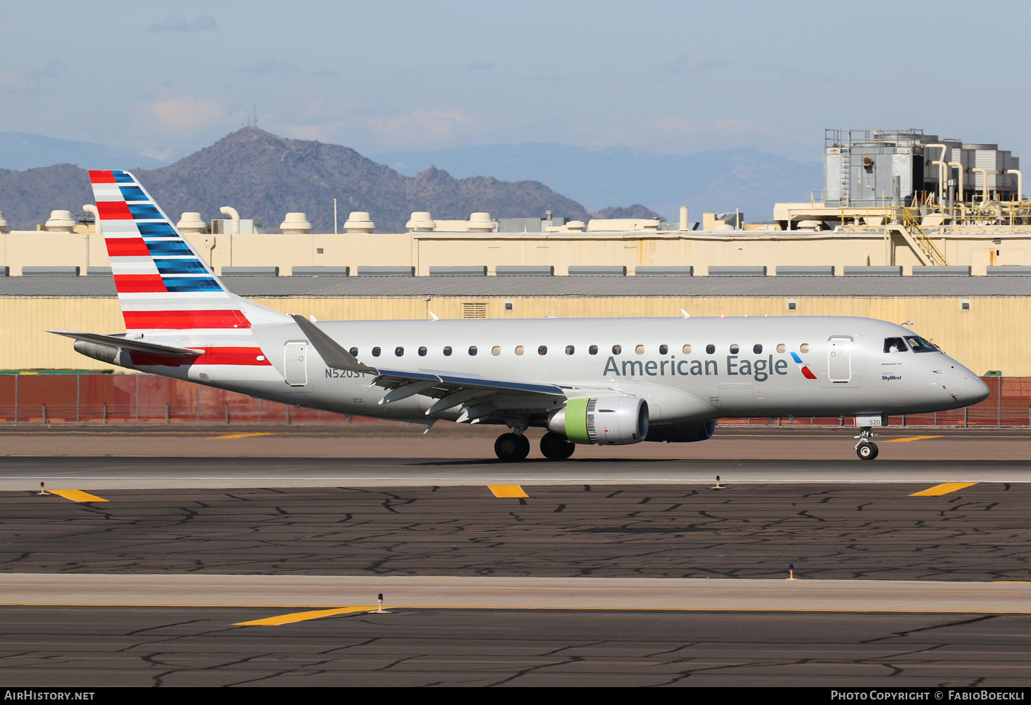 Aircraft Photo of N520SY | Embraer 175LR (ERJ-170-200LR) | American Eagle | AirHistory.net #552956