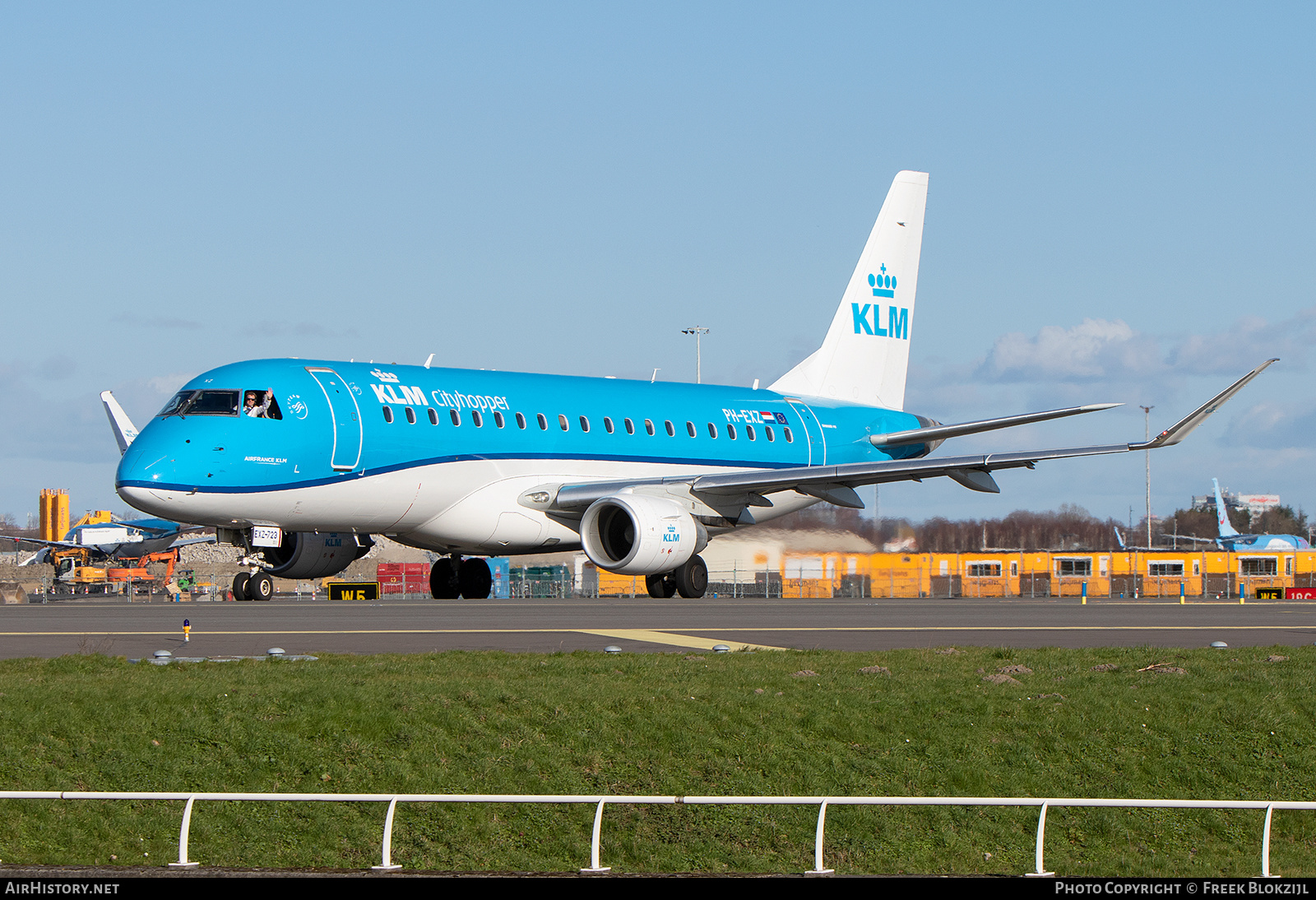 Aircraft Photo of PH-EXZ | Embraer 175STD (ERJ-170-200STD) | KLM Cityhopper | AirHistory.net #553015