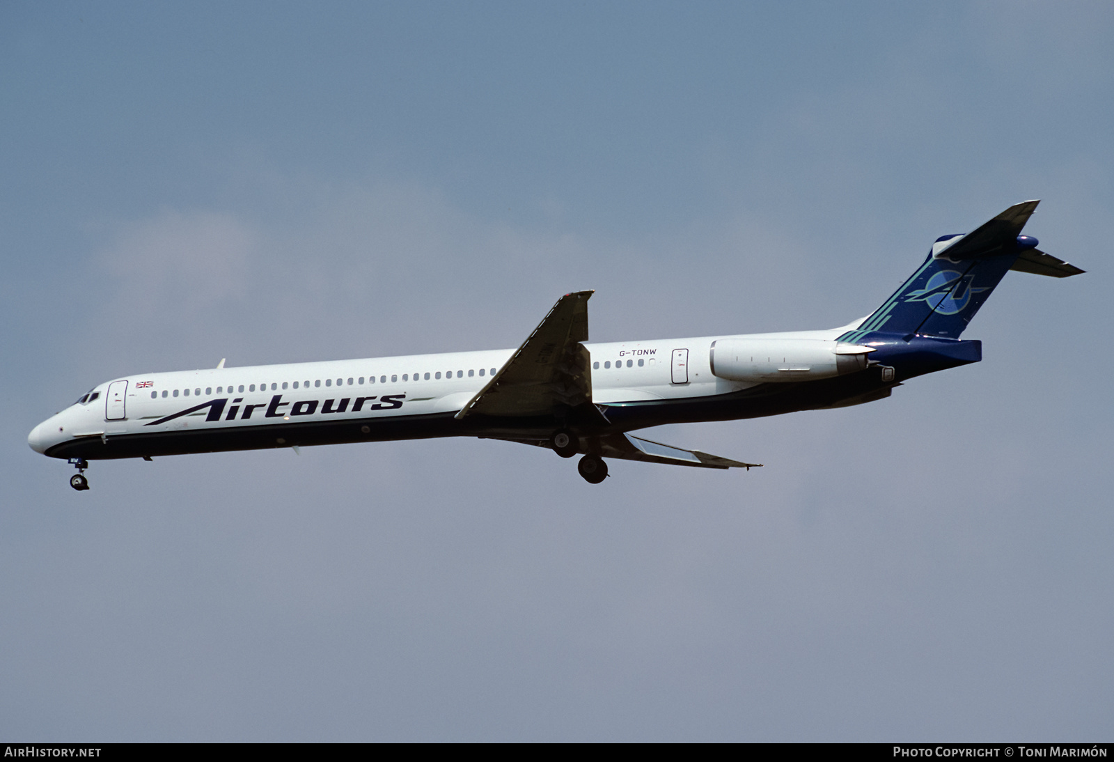 Aircraft Photo of G-TONW | McDonnell Douglas MD-83 (DC-9-83) | Airtours International | AirHistory.net #553104