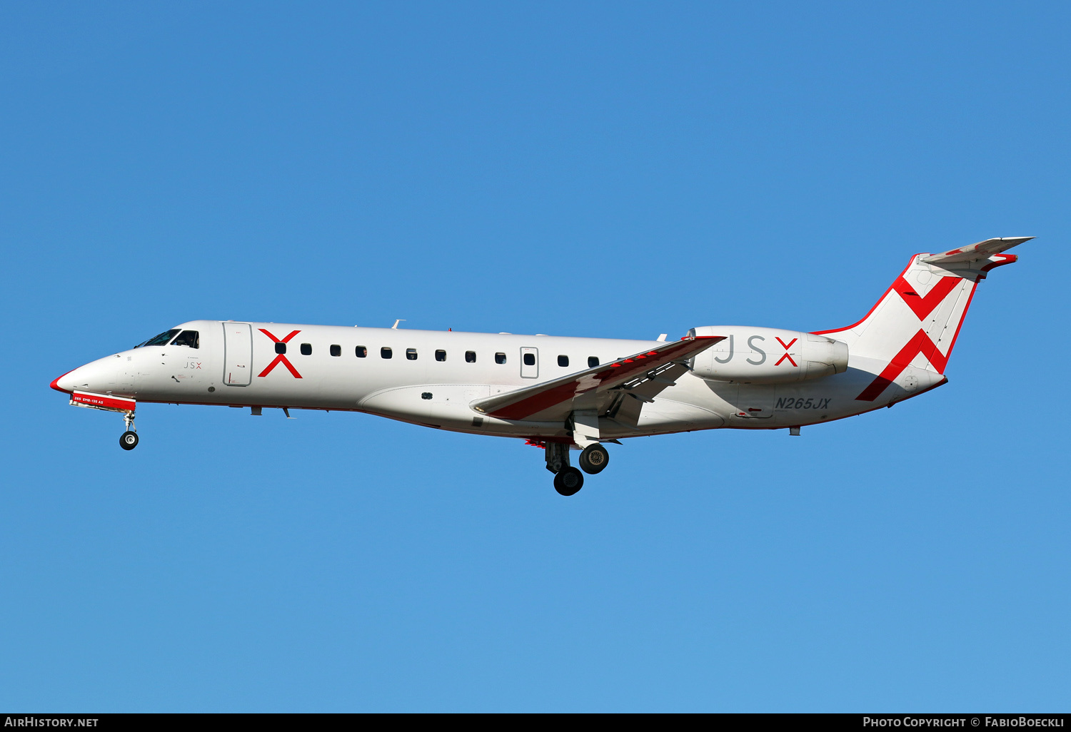 Aircraft Photo of N265JX | Embraer ERJ-135ER (EMB-135ER) | JetSuiteX - JSX | AirHistory.net #553200
