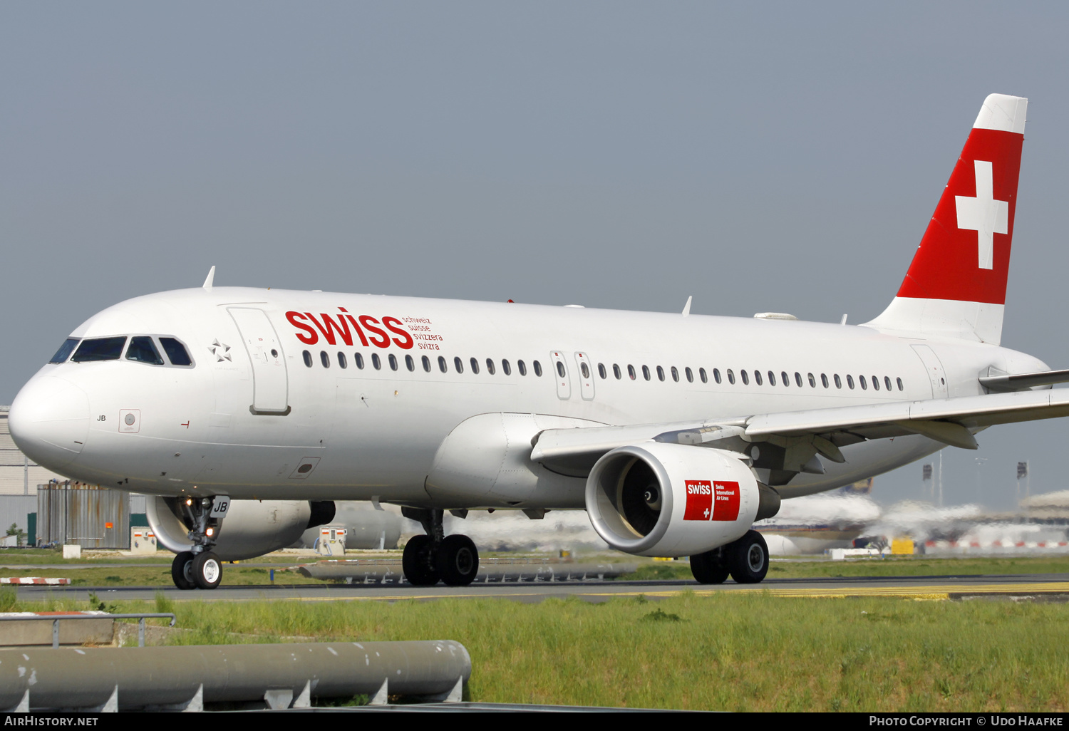 Aircraft Photo of HB-IJB | Airbus A320-214 | Swiss International Air Lines | AirHistory.net #553297