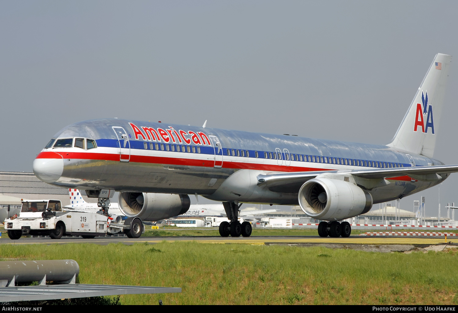 Aircraft Photo of N173AN | Boeing 757-223 | American Airlines | AirHistory.net #553332