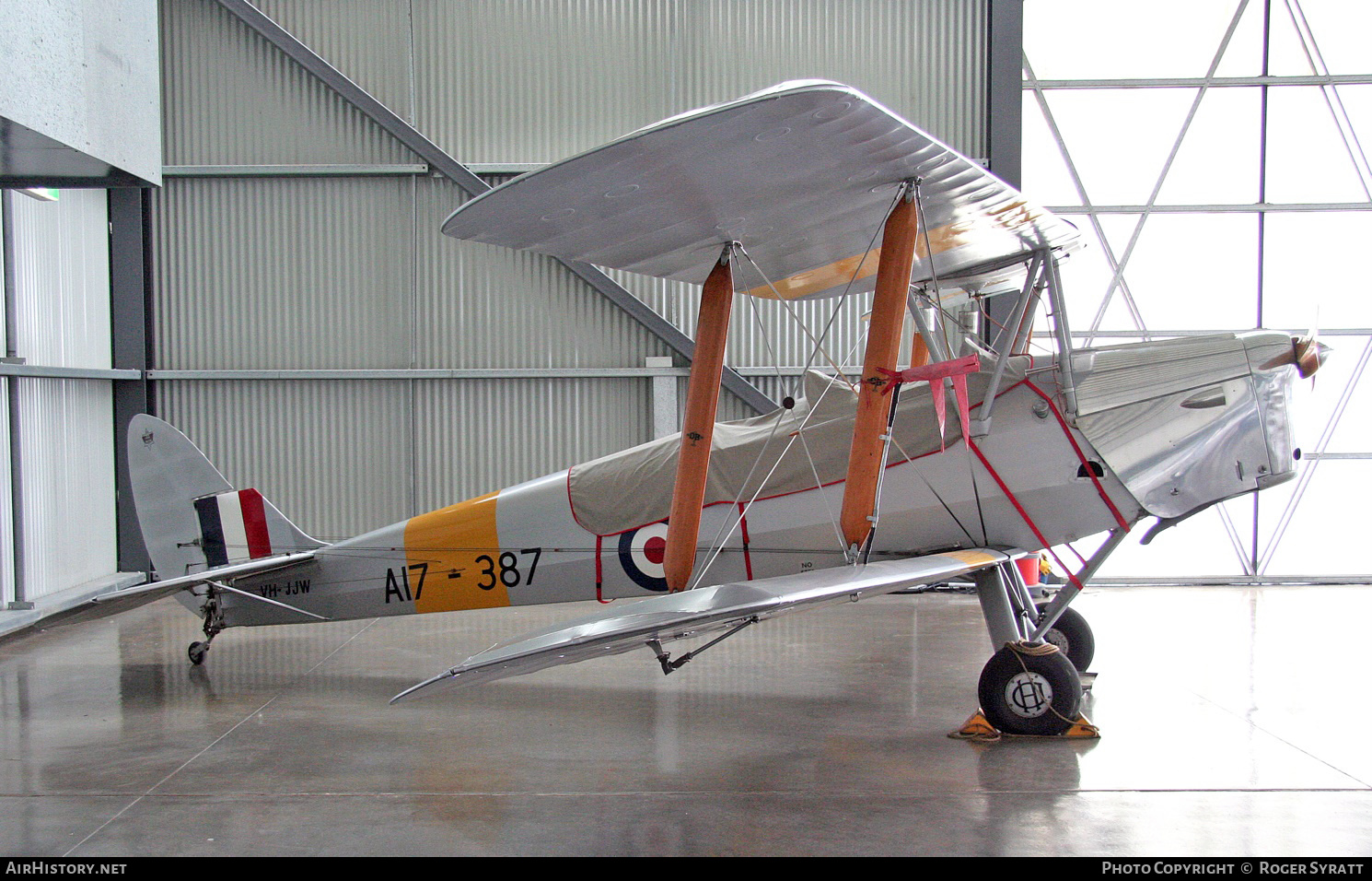 Aircraft Photo of VH-JJW / A17-387 | De Havilland D.H. 82A Tiger Moth | Australia - Air Force | AirHistory.net #553375