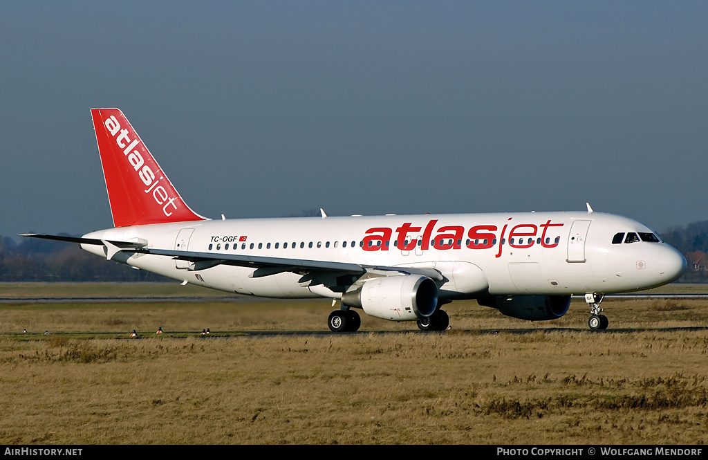 Aircraft Photo of TC-OGF | Airbus A320-214 | Atlasjet Airlines | AirHistory.net #553497