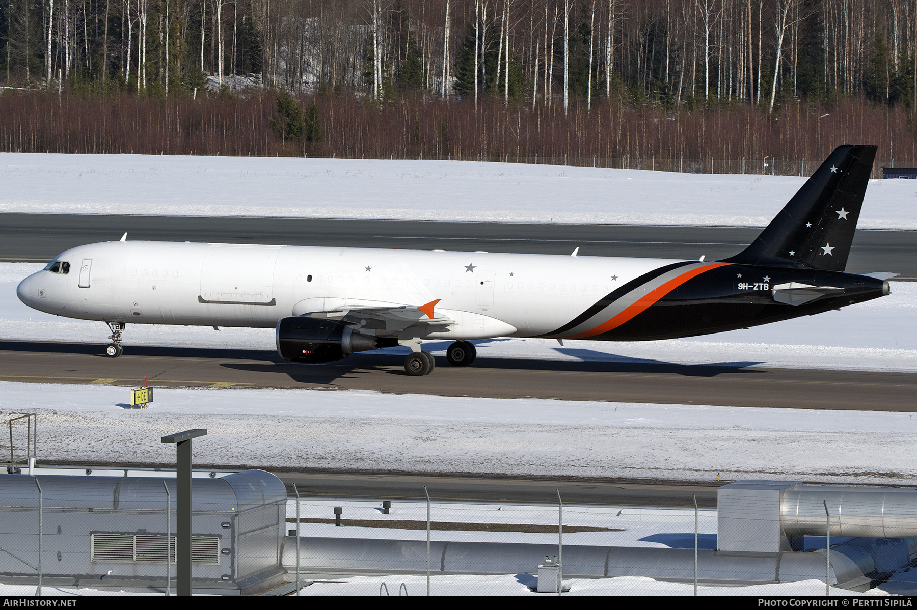 Aircraft Photo of 9H-ZTB | Airbus A321-211/P2F | Titan Airways | AirHistory.net #553617