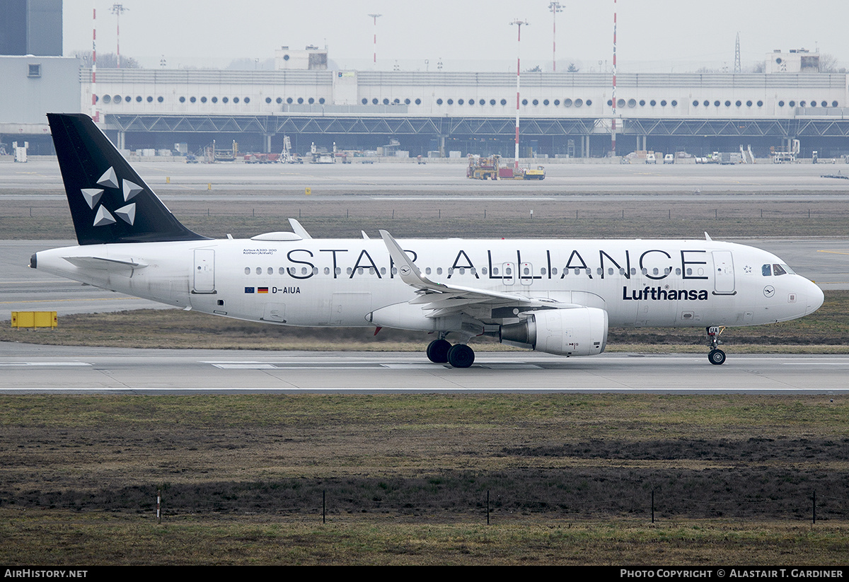 Aircraft Photo of D-AIUA | Airbus A320-214 | Lufthansa | AirHistory.net #553683