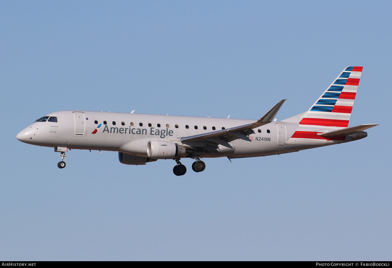 Aircraft Photo of N241NN | Embraer 175LR (ERJ-170-200LR) | American Eagle | AirHistory.net #553831