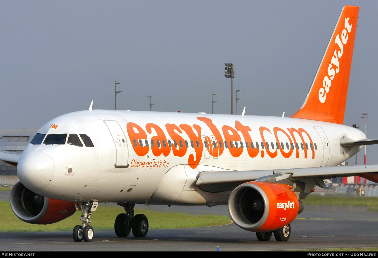 Aircraft Photo of G-EZIM | Airbus A319-111 | EasyJet | AirHistory.net #553892