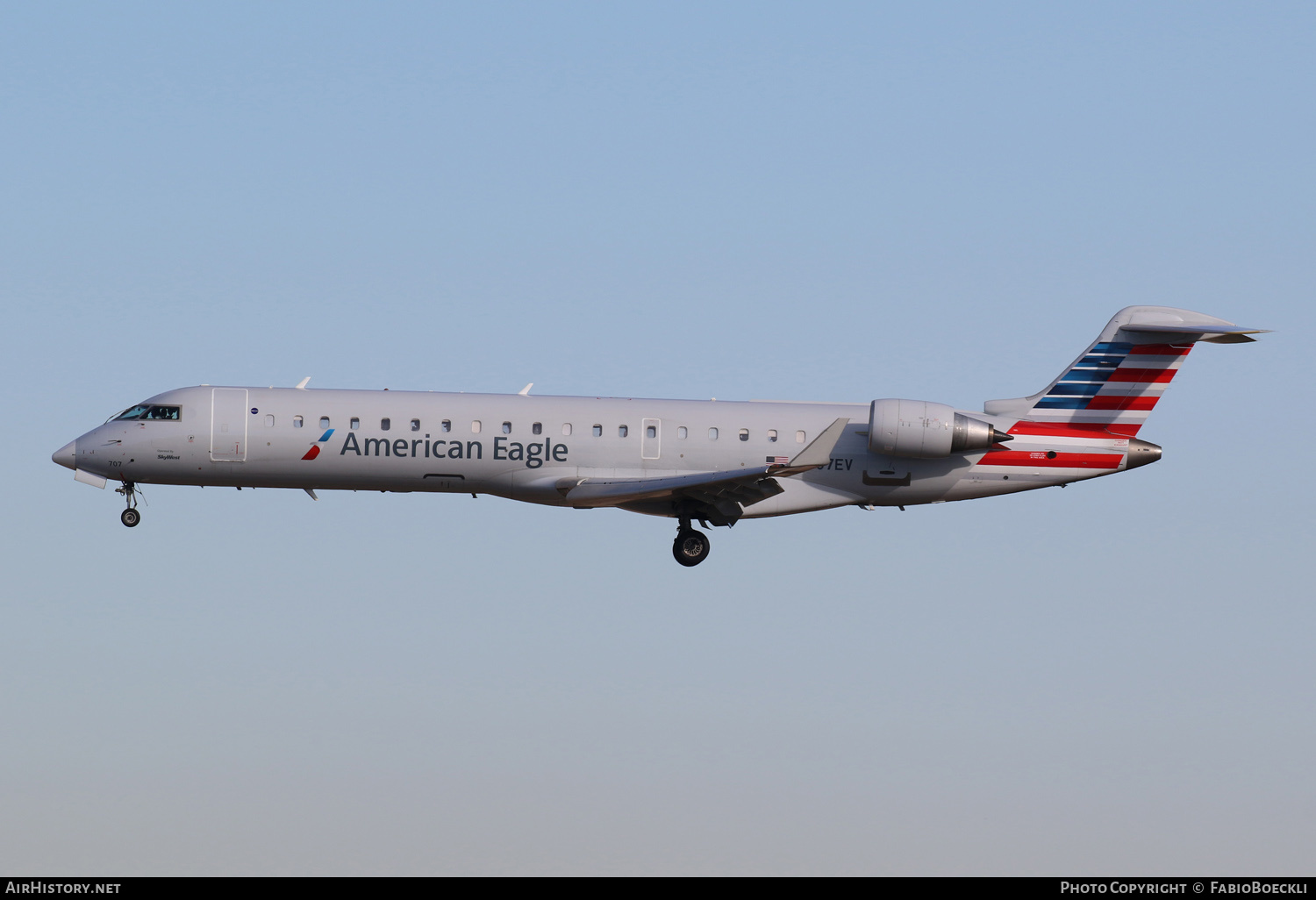 Aircraft Photo of N707EV | Bombardier CRJ-701ER (CL-600-2C10) | American Eagle | AirHistory.net #553905