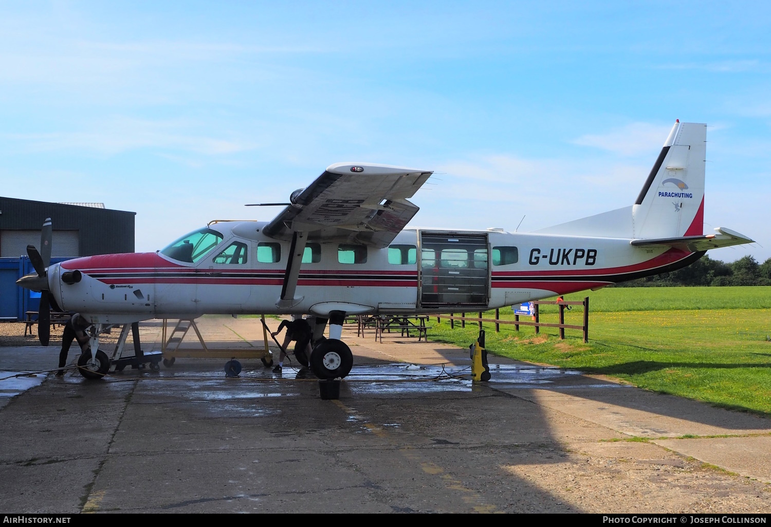 Aircraft Photo of G-UKPB | Cessna 208B Grand Caravan | UK Parachute Services | AirHistory.net #553940