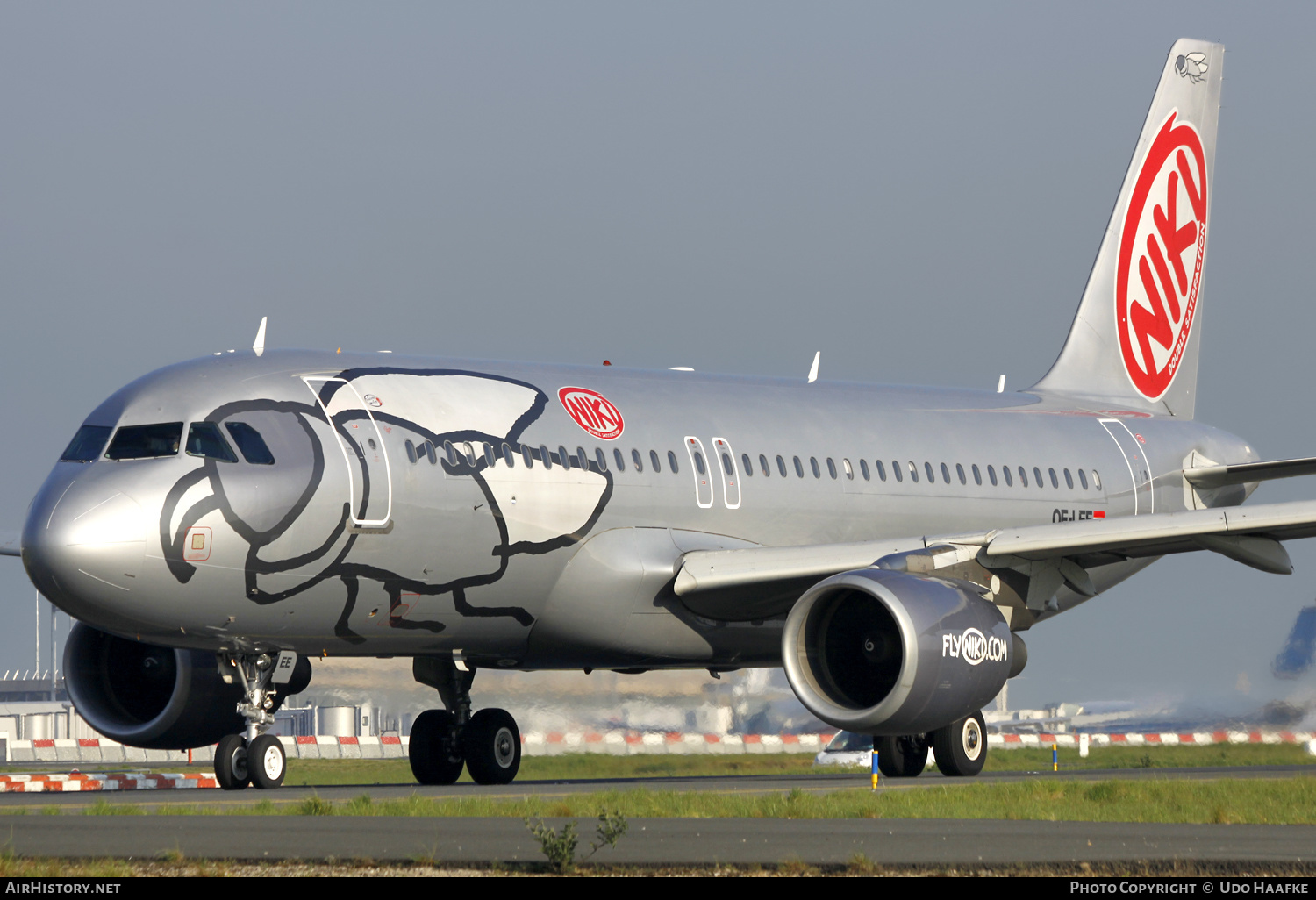 Aircraft Photo of OE-LEE | Airbus A320-214 | Niki | AirHistory.net #554024