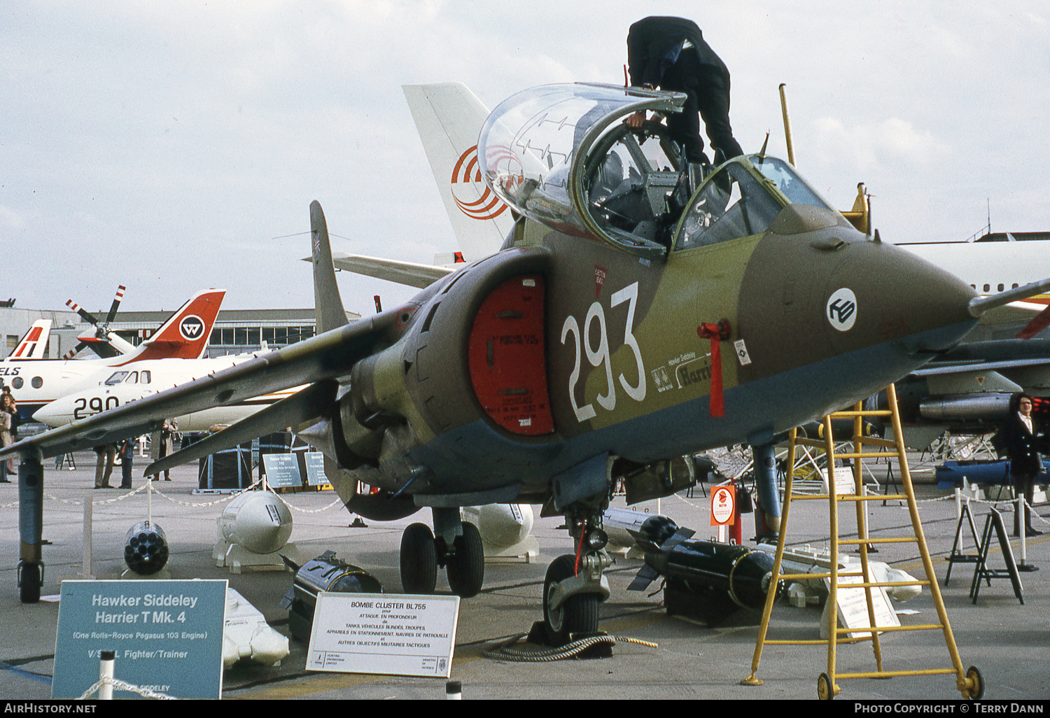 Aircraft Photo of G-VTOL | Hawker Siddeley Harrier T52 | Hawker Siddeley | AirHistory.net #554122
