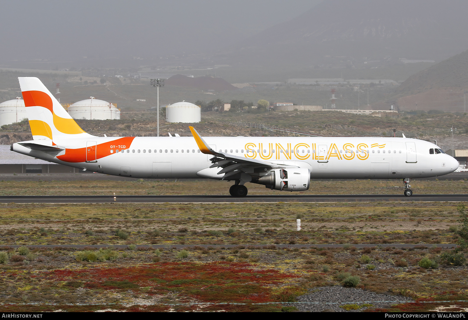 Aircraft Photo of OY-TCD | Airbus A321-211 | Sunclass Airlines | AirHistory.net #554402