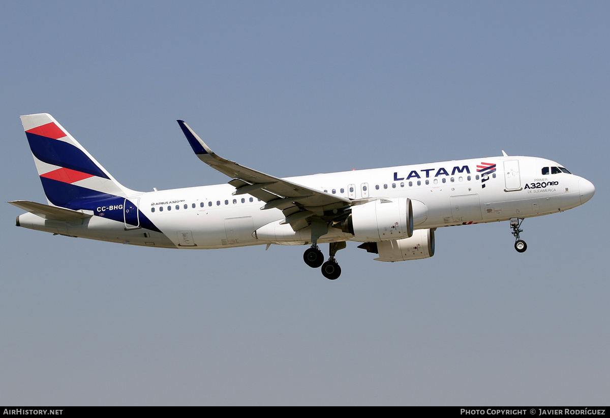 Aircraft Photo of CC-BHG | Airbus A320-271N | LATAM Airlines | AirHistory.net #554422