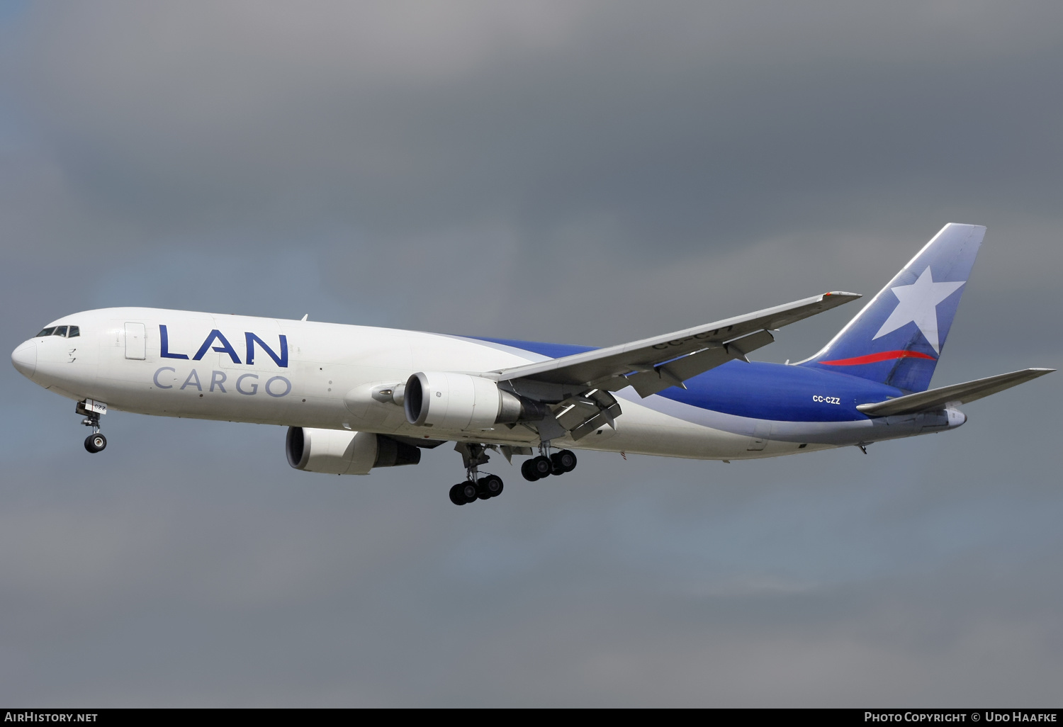Aircraft Photo of CC-CZZ | Boeing 767-316F/ER | LAN Cargo | AirHistory.net #554608