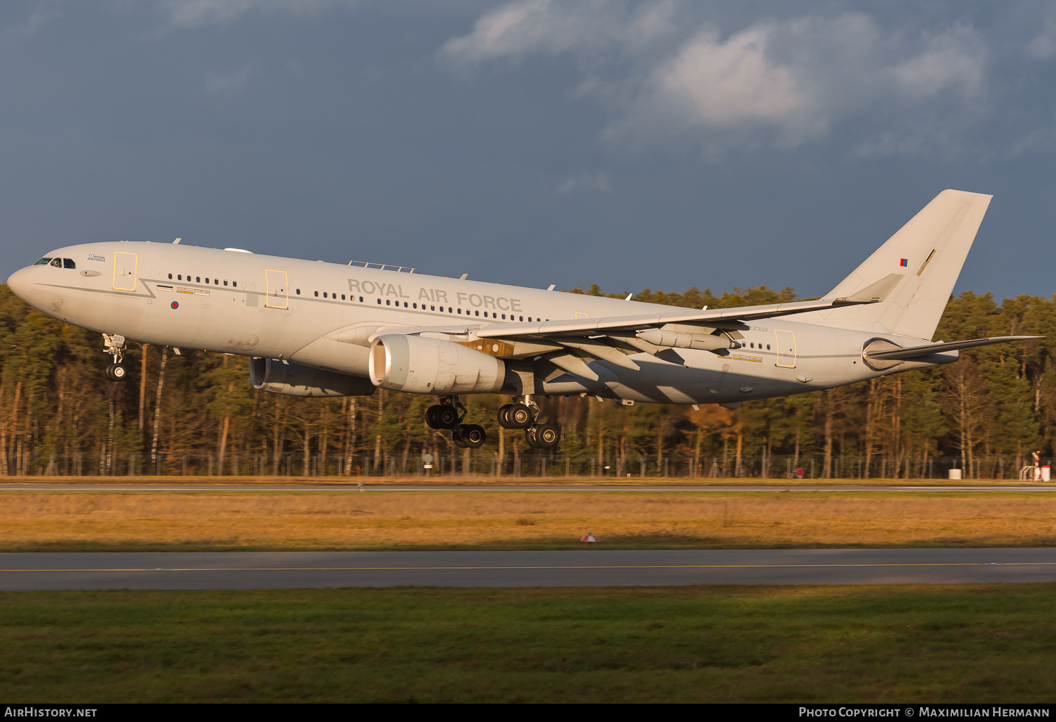 Aircraft Photo of ZZ337 | Airbus A330 Voyager KC3 (A330-243MRTT) | UK - Air Force | AirHistory.net #554612