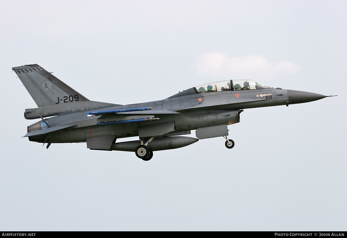 Aircraft Photo of J-209 | General Dynamics F-16B Fighting Falcon | Netherlands - Air Force | AirHistory.net #554733