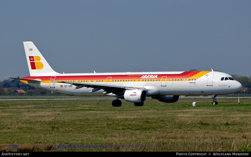 Aircraft Photo of EC-IXD | Airbus A321-211 | Iberia | AirHistory.net #554805