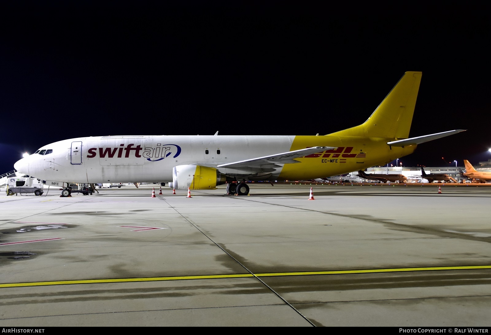 Aircraft Photo of EC-MFE | Boeing 737-476(SF) | Swiftair | AirHistory.net #554977