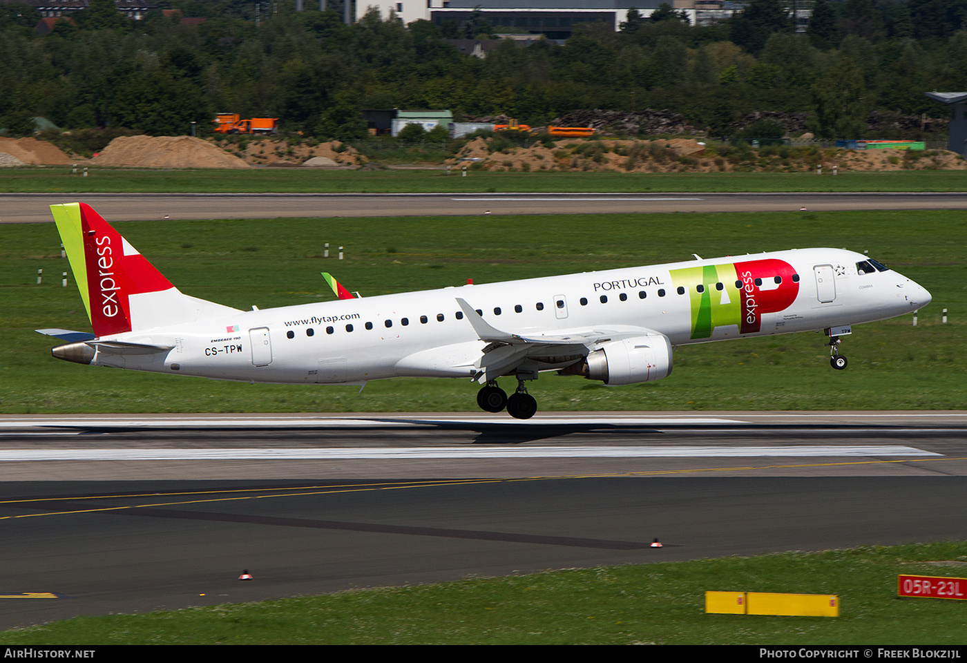 Aircraft Photo of CS-TPW | Embraer 190LR (ERJ-190-100LR) | TAP Portugal Express | AirHistory.net #555058