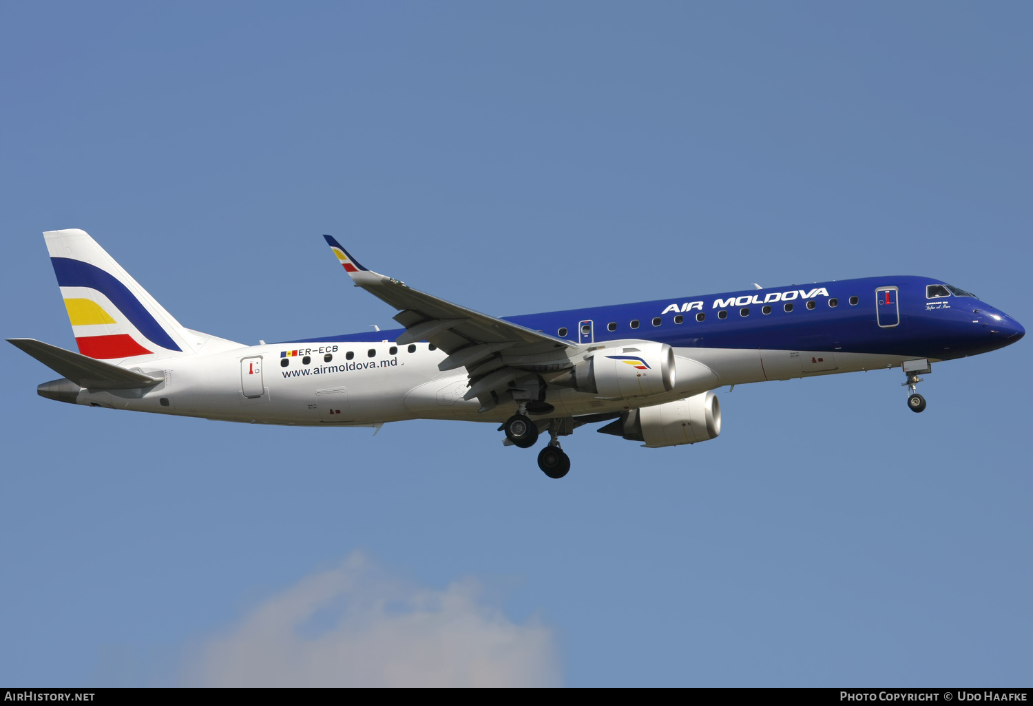 Aircraft Photo of ER-ECB | Embraer 190STD (ERJ-190-100STD) | Air Moldova | AirHistory.net #555223