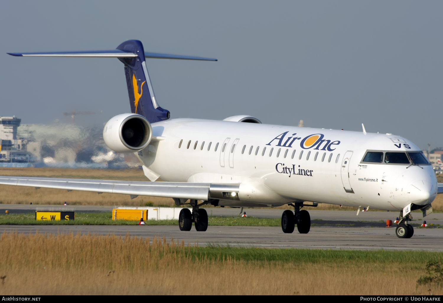 Aircraft Photo of EI-DVS | Bombardier CRJ-900 (CL-600-2D24) | Air One CityLiner | AirHistory.net #555240