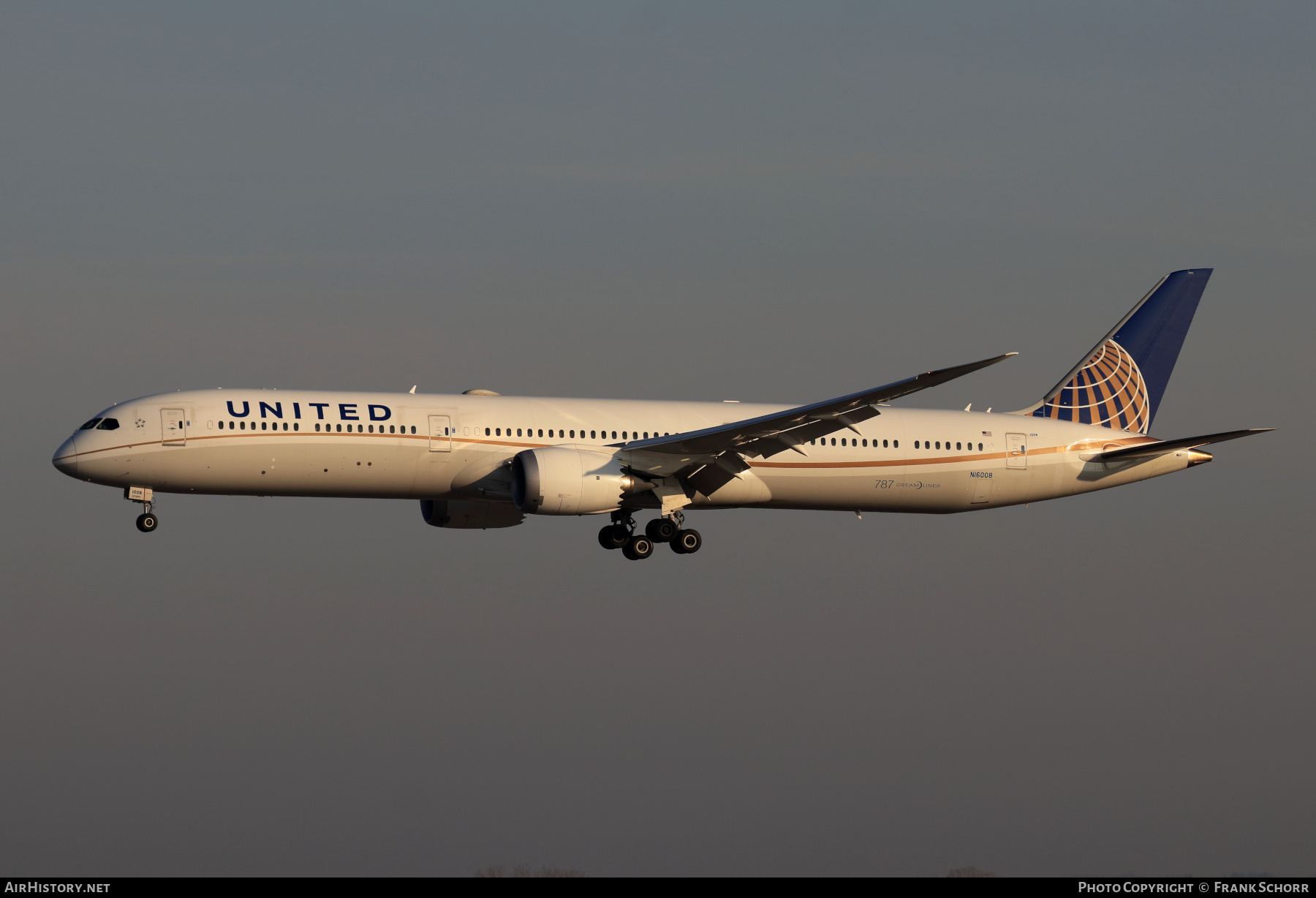 Aircraft Photo of N16008 | Boeing 787-10 Dreamliner | United Airlines | AirHistory.net #555350