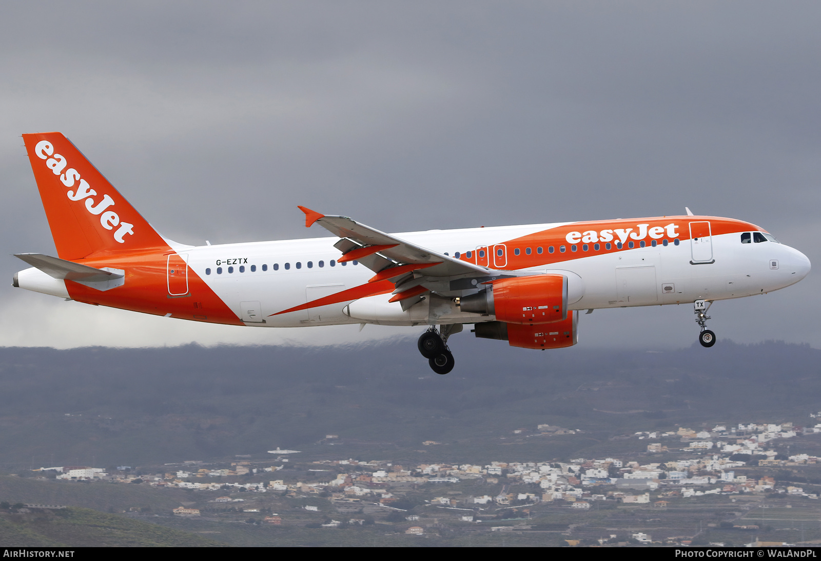 Aircraft Photo of G-EZTX | Airbus A320-214 | EasyJet | AirHistory.net #555536
