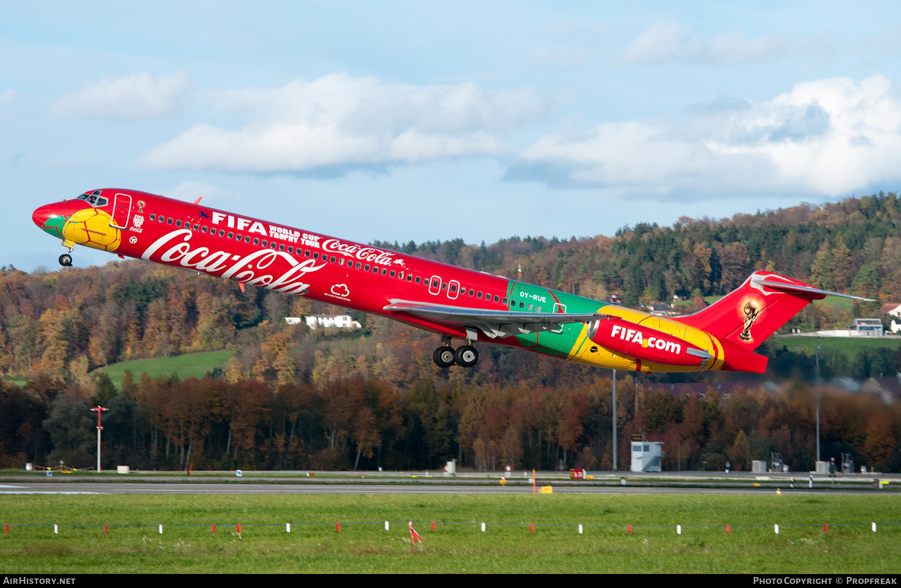 Aircraft Photo of OY-RUE | McDonnell Douglas MD-83 (DC-9-83) | Danish Air Transport - DAT | AirHistory.net #555636