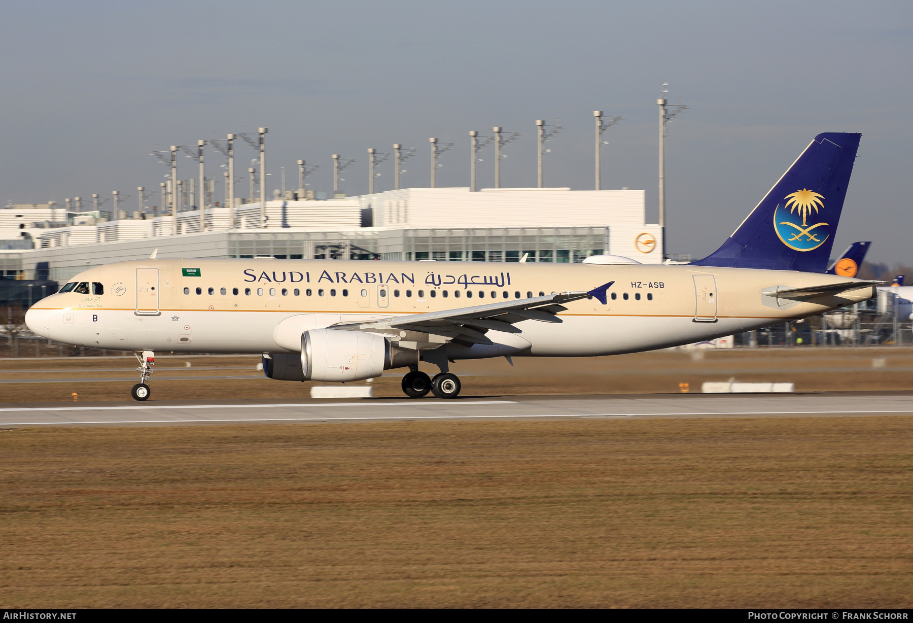 Aircraft Photo of HZ-ASB | Airbus A320-214 | Saudi Arabian Airlines | AirHistory.net #555747