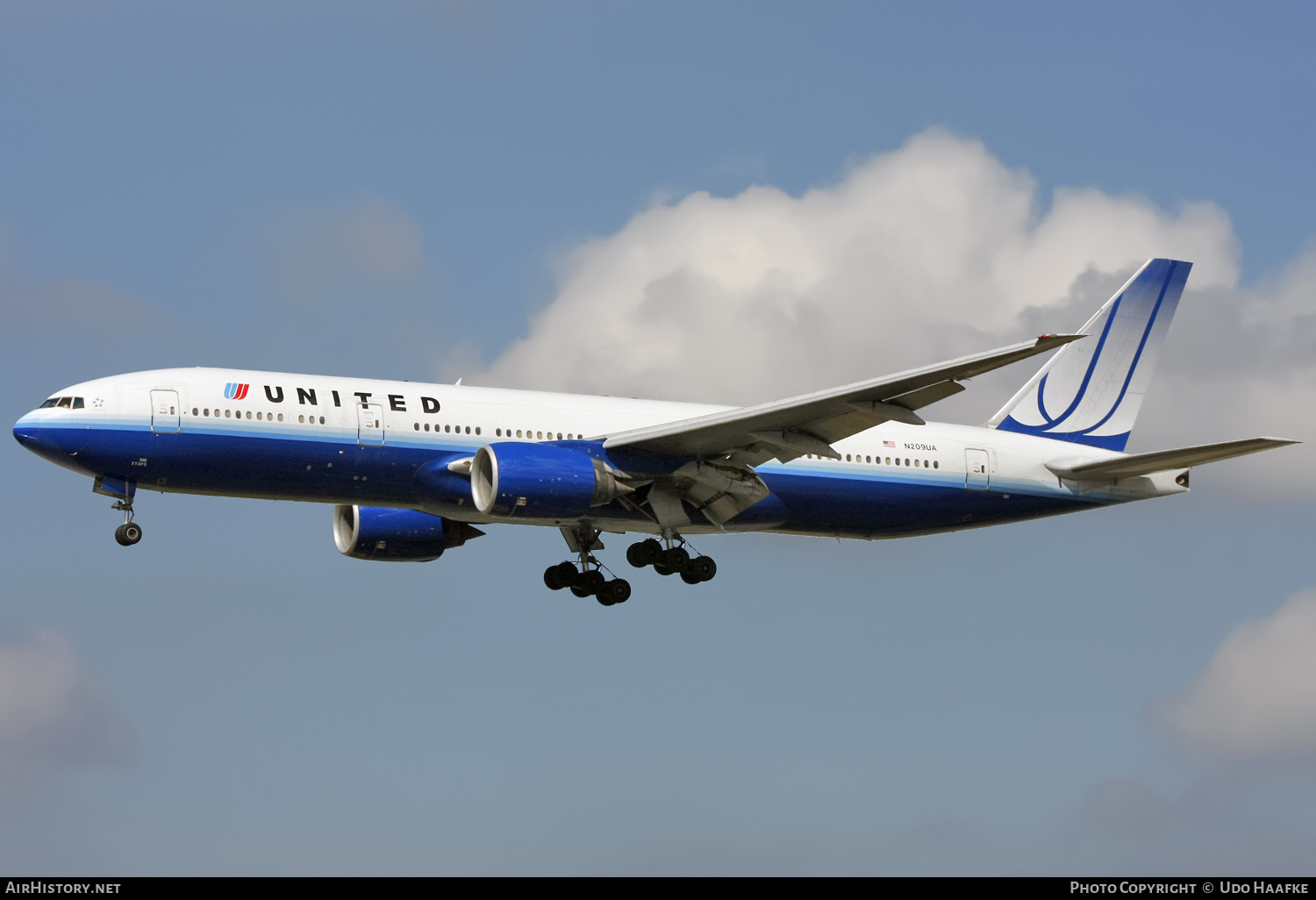 Aircraft Photo of N209UA | Boeing 777-222/ER | United Airlines | AirHistory.net #555850