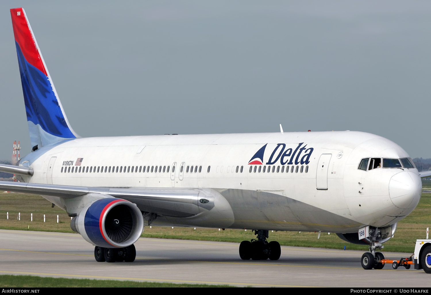 Aircraft Photo of N186DN | Boeing 767-332/ER | Delta Air Lines | AirHistory.net #555853