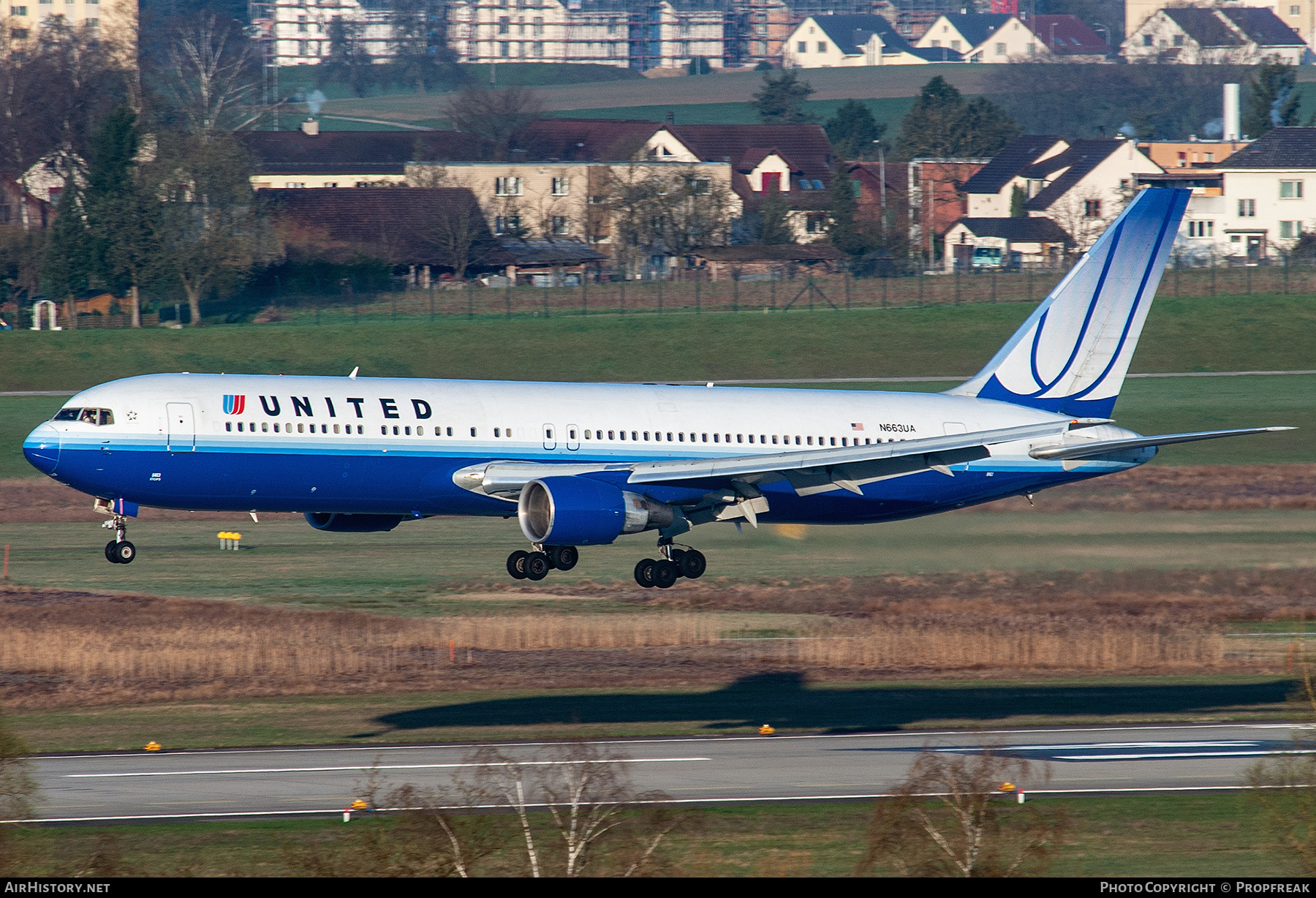 Aircraft Photo of N663UA | Boeing 767-322/ER | United Airlines | AirHistory.net #556076