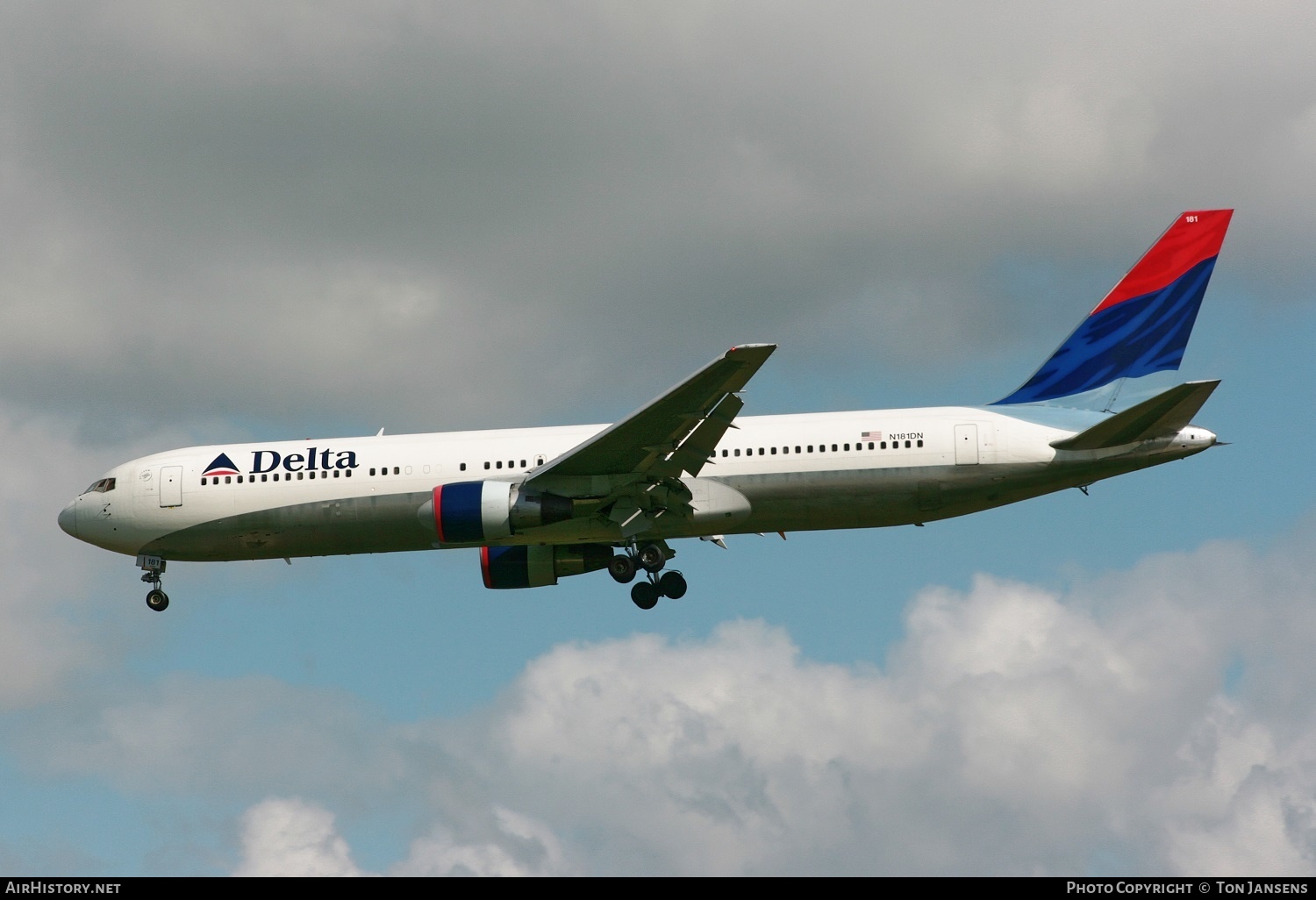 Aircraft Photo of N181DN | Boeing 767-332/ER | Delta Air Lines | AirHistory.net #556186