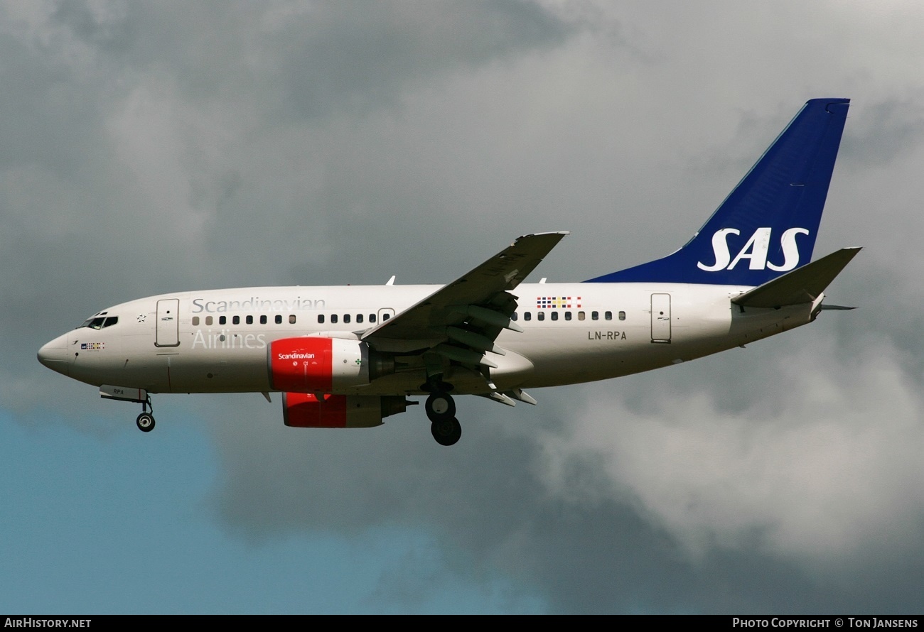 Aircraft Photo of LN-RPA | Boeing 737-683 | Scandinavian Airlines - SAS | AirHistory.net #556218
