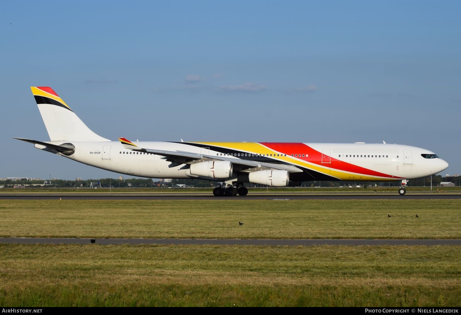 Aircraft Photo of 9H-AHUB | Airbus A340-313E | AirHistory.net #556232