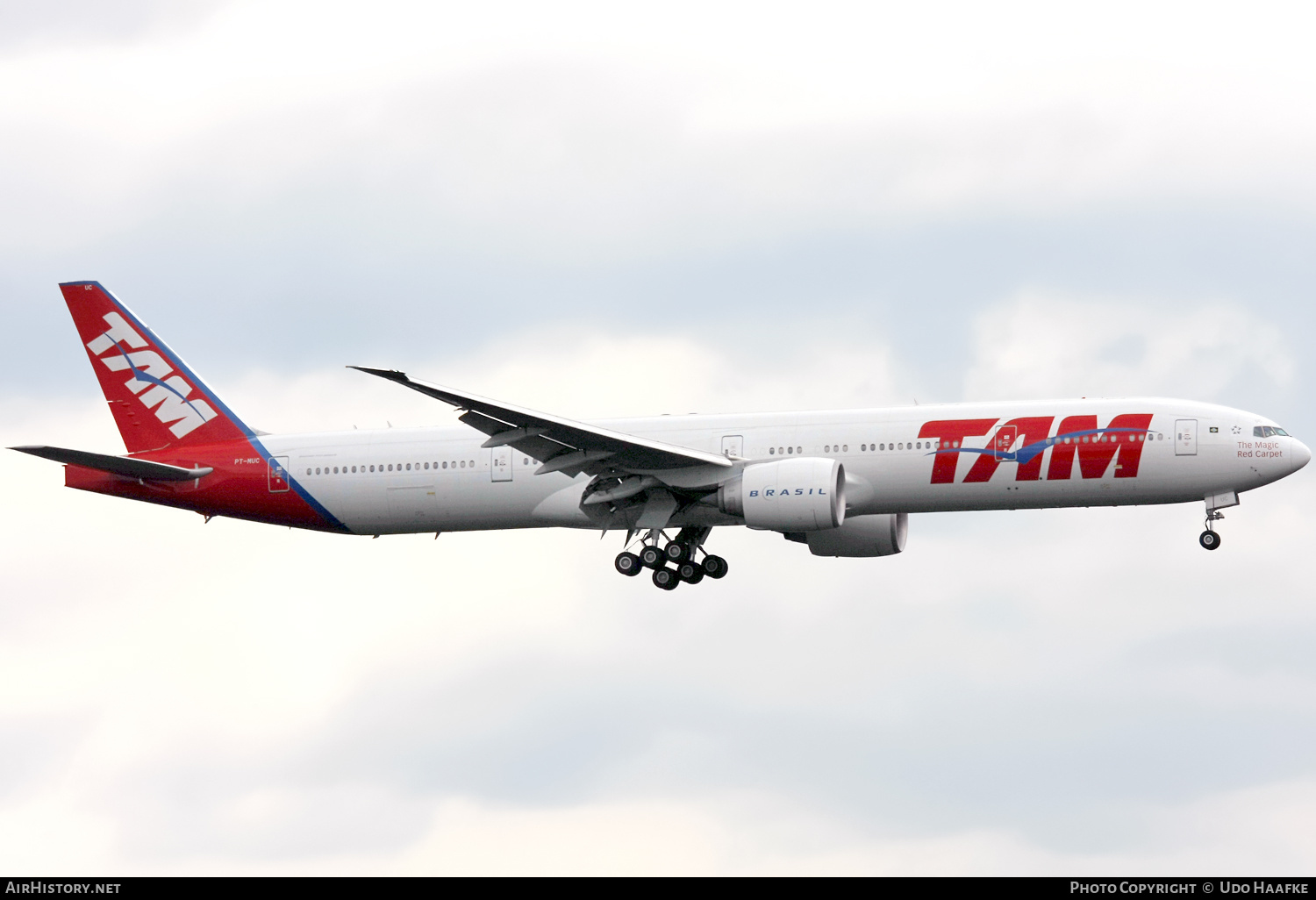 Aircraft Photo of PT-MUC | Boeing 777-32W/ER | TAM Linhas Aéreas | AirHistory.net #556247