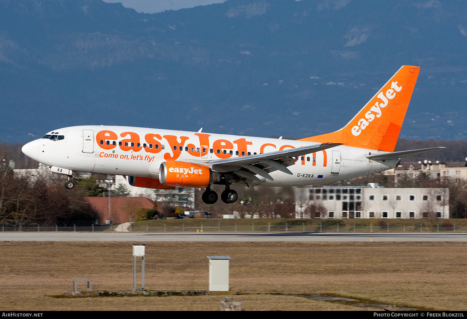 Aircraft Photo of G-EZKA | Boeing 737-73V | EasyJet | AirHistory.net #556262