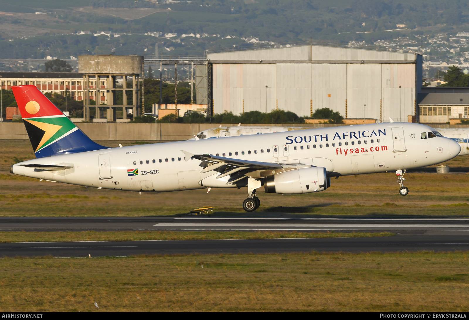 Aircraft Photo of ZS-SZC | Airbus A320-232 | South African Airways | AirHistory.net #556331