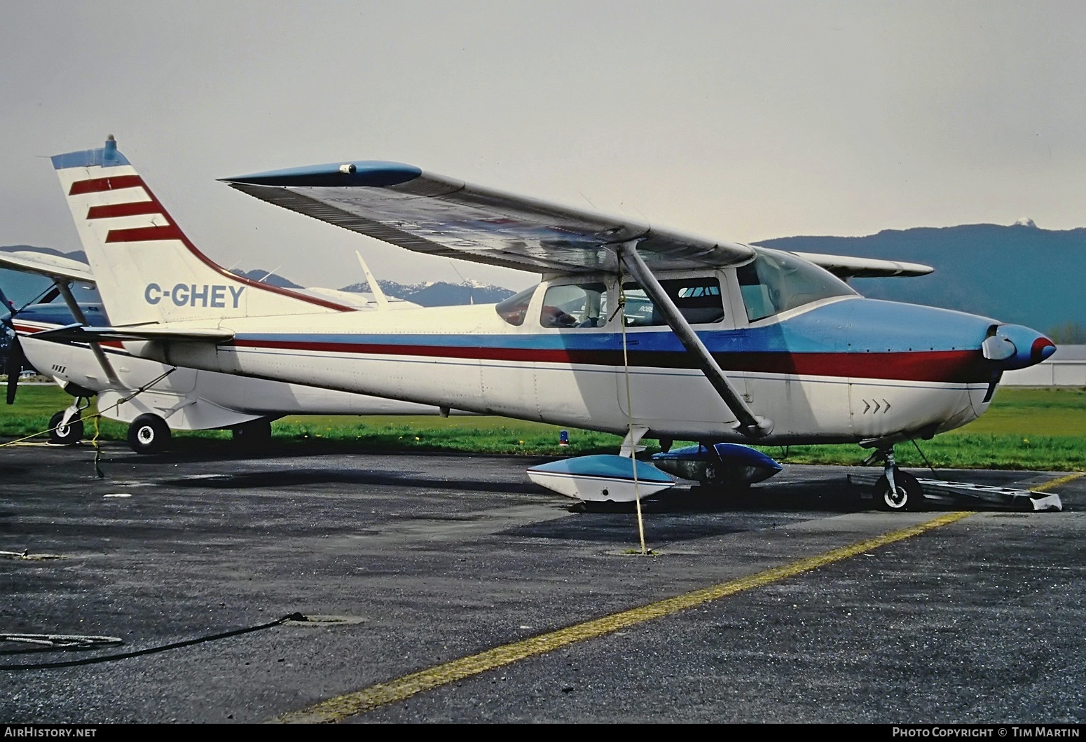 Aircraft Photo of C-GHEY | Cessna 182E Skylane | AirHistory.net #556547